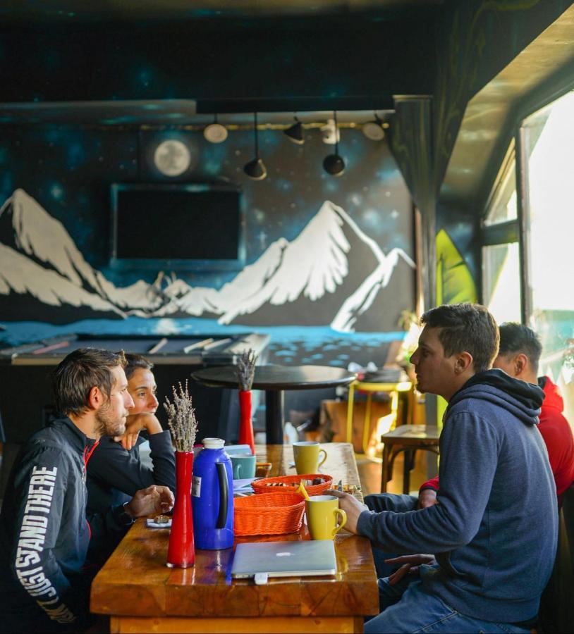 Moving Hostel Travel Bar Bariloche Buitenkant foto