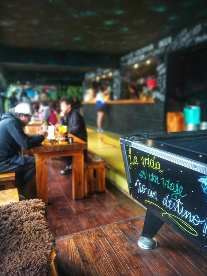 Moving Hostel Travel Bar Bariloche Buitenkant foto