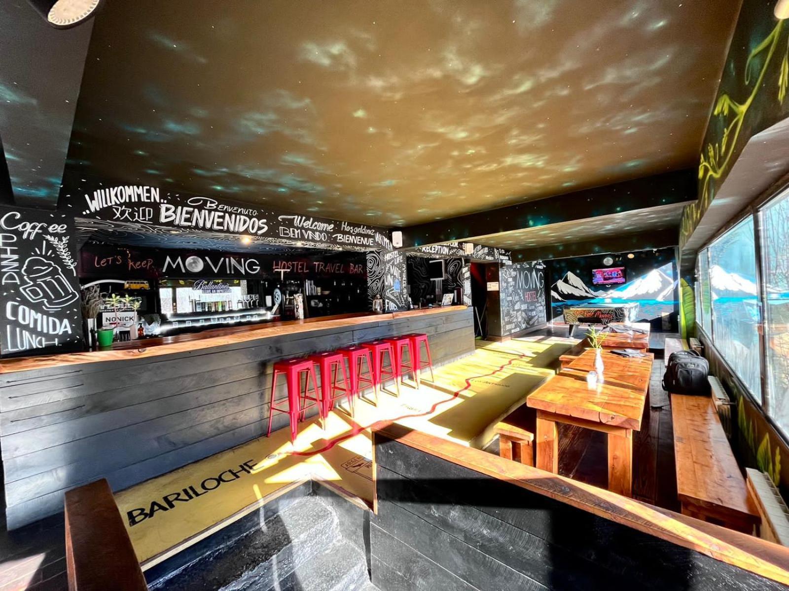 Moving Hostel Travel Bar Bariloche Buitenkant foto